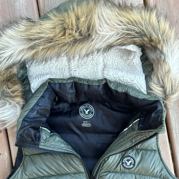 Medium Olive Green Puffy Vest - Picture 3 of 5
